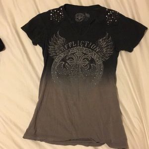 Affliction women’s vneck tee